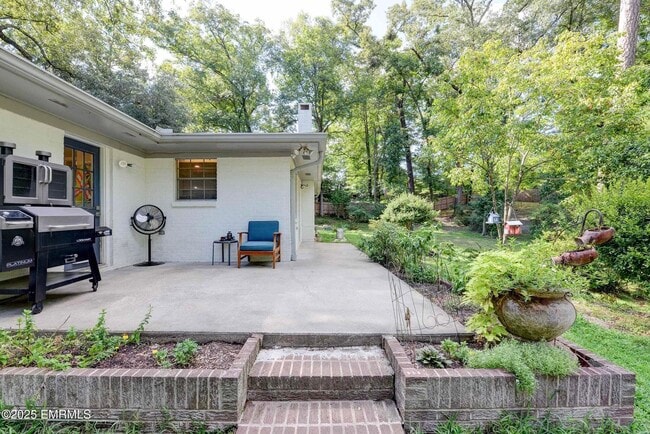 Building Photo - 108 Frances Ave