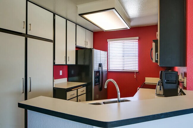 Building Photo - 7244 Camino Degrazia