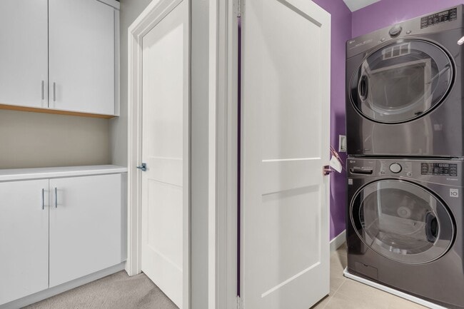 Building Photo - 945 E Mason Ln