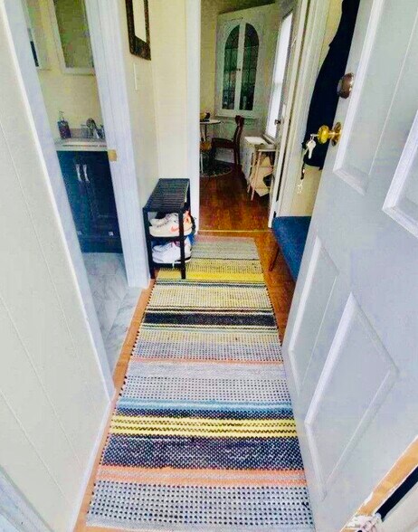 Building Photo - 15 Dixon St