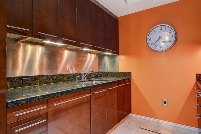 Building Photo - Sky Las Vegas 1205- Stunning Fully Furnish...