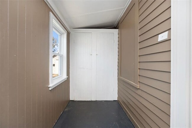 Building Photo - 3461 Kingstown Rd