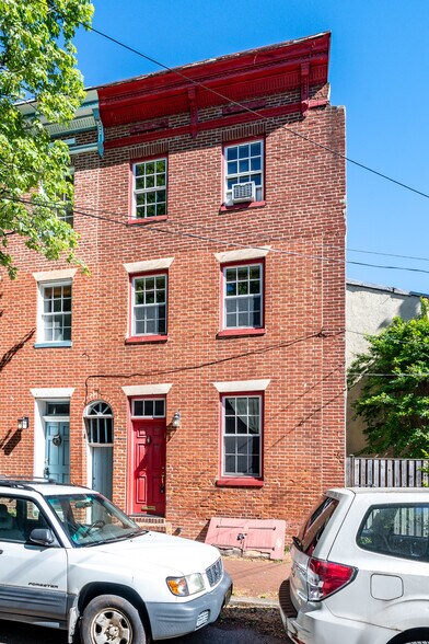 Primary Photo - 1614 Lancaster St