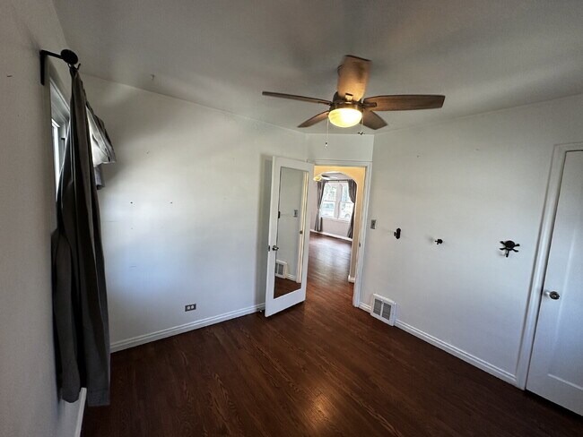 Building Photo - Charming 3-Bed Retreat with Finished Basement an Hardwood Floors!
