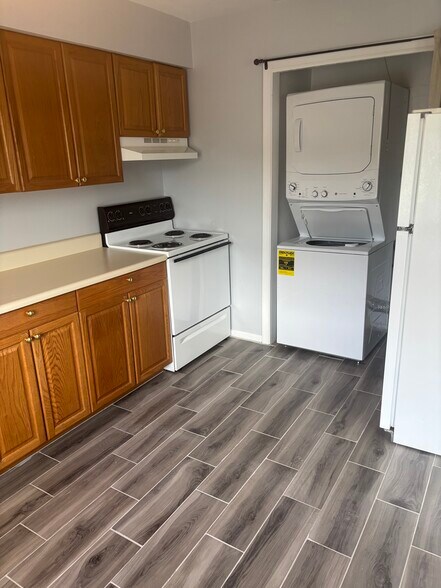 Building Photo - 720 Pyrtle Dr