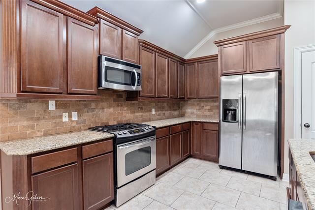 Building Photo - 304 Avondale Ln
