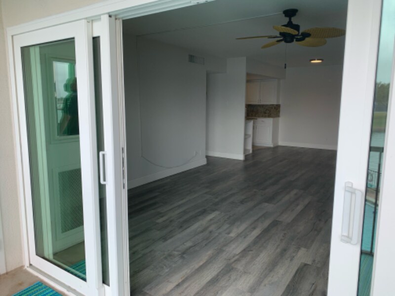 Building Photo - 10355 Paradise Blvd