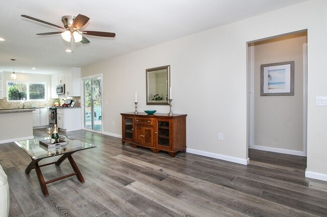 Building Photo - 1643 Peacock Blvd