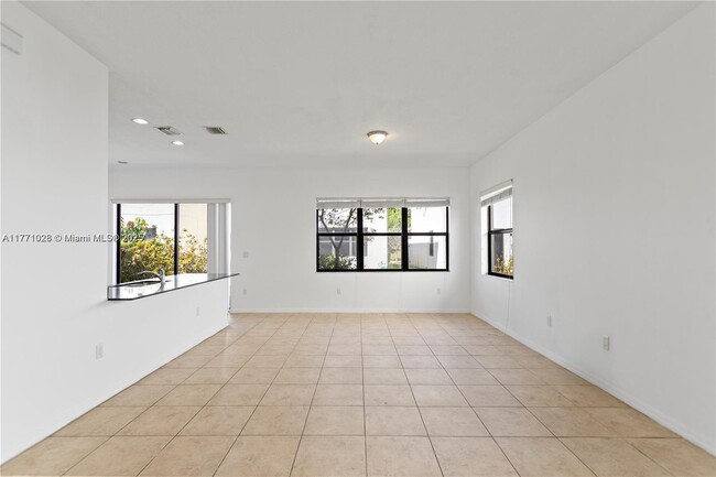 Building Photo - 3762 SW 93rd Ln