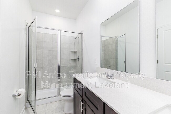 Building Photo - 1121 Deepwater Cir