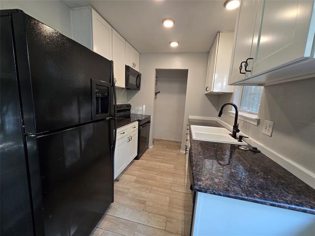 Building Photo - 6108 Lazy River Dr