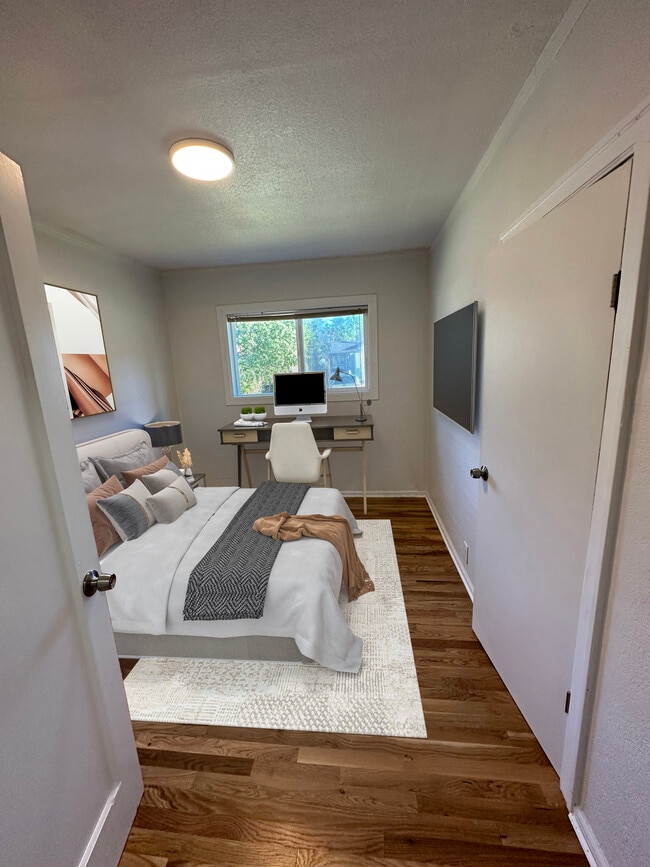 Building Photo - 6815 Lower Ridge Rd