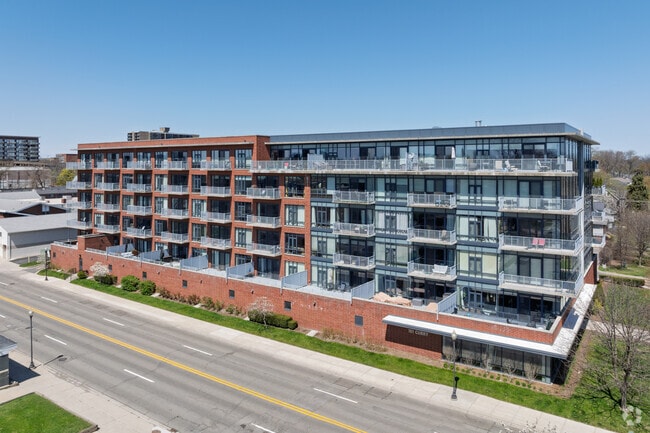 Building Photo - SkyLofts Marketsquare