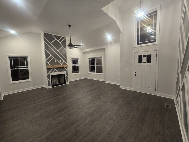 Building Photo - 509 N Halifax Ct