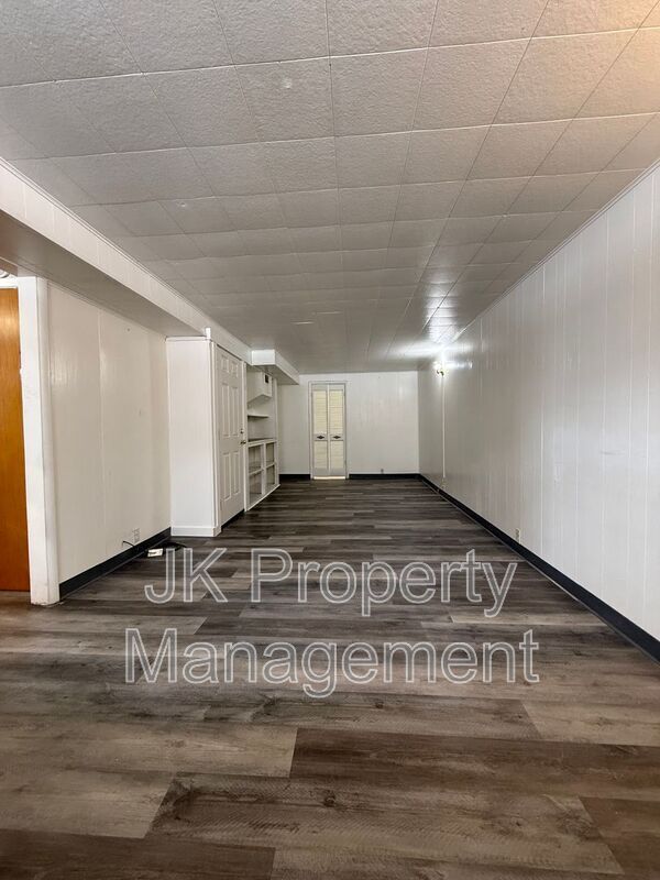 Building Photo - 3810 9th Ave S