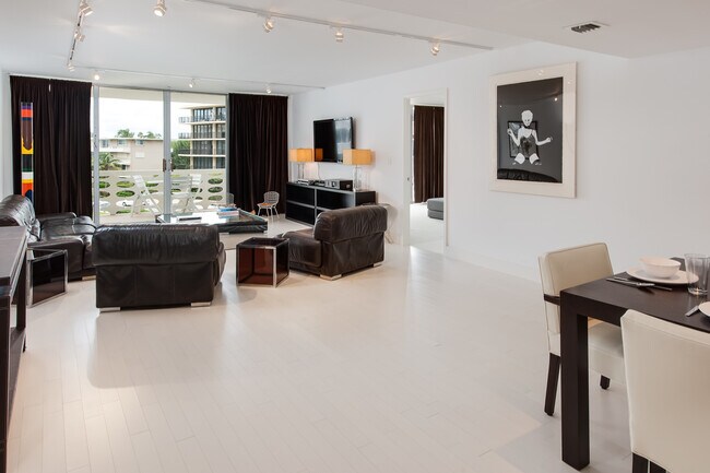 Building Photo - 100 Sunrise Ave