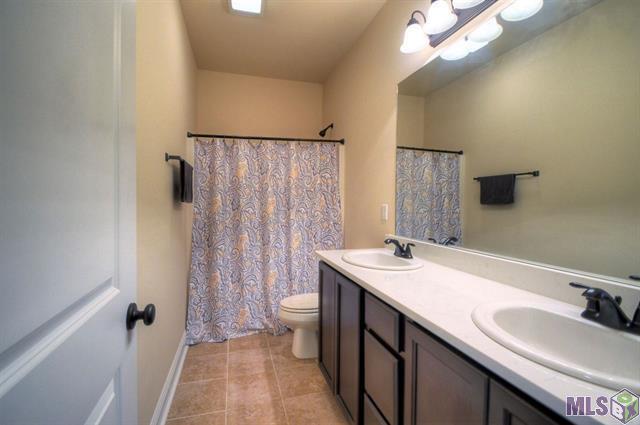 Building Photo - 4 Bedroom House Located in Prairieville with Spacious Rooms and a Large Backyard