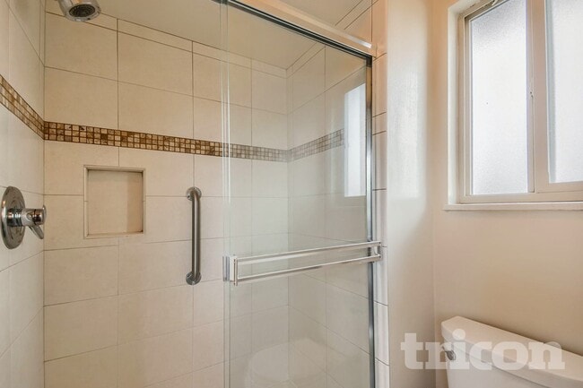 Building Photo - 6552 W Morraine Pl