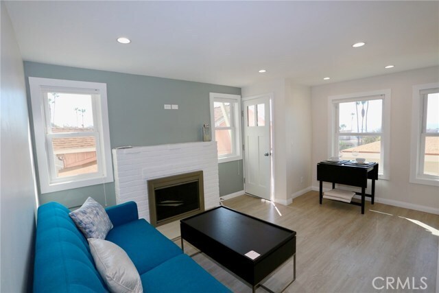 Building Photo - 662 S Coast Hwy