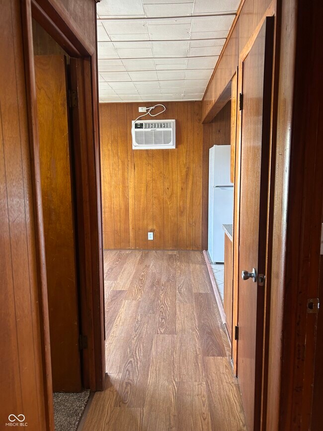 Building Photo - 511 S Maple St