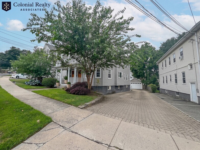 Building Photo - 94 Boylston St