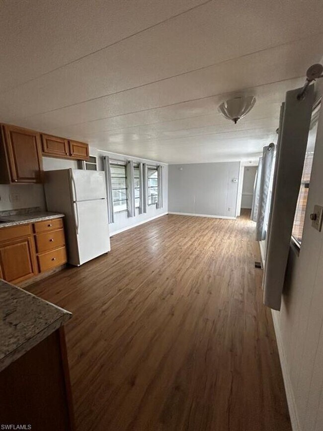 Building Photo - **FIRST MONTHS RENT FREE** 2 Bedroom Mobile home with Spacious yard!