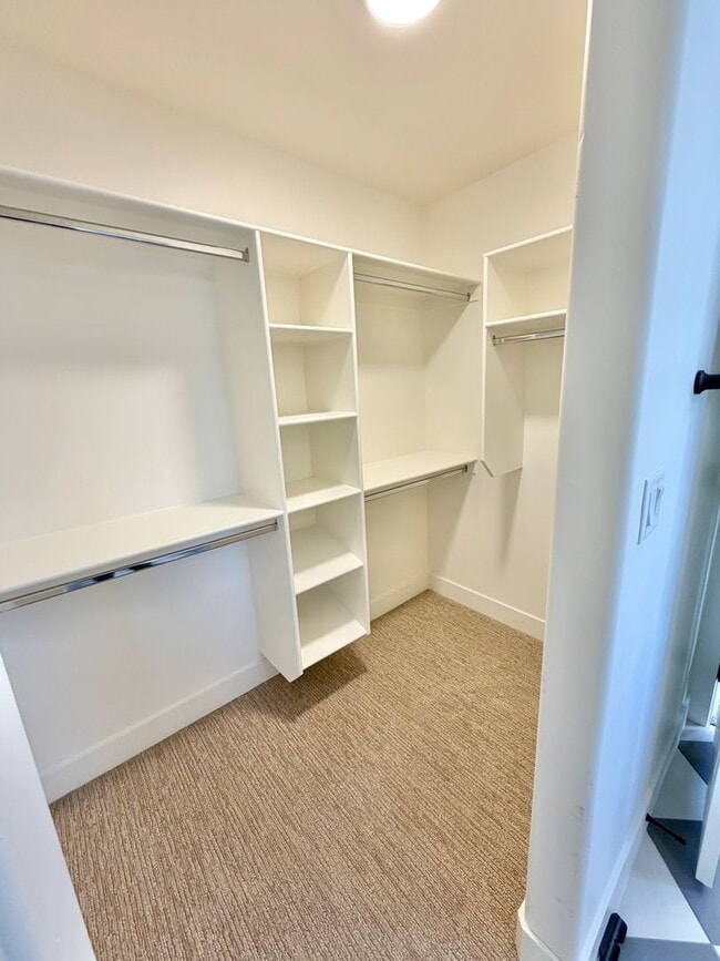 Building Photo - Wonderful Remodeled La Paloma Home!