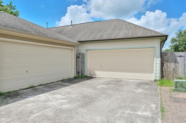 Building Photo - 3607 Cedar Flats Ln