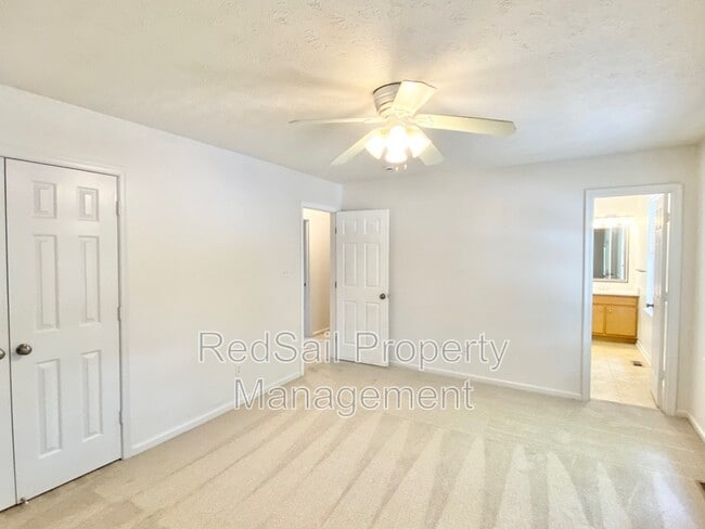 Building Photo - 534 Brightwood Ave