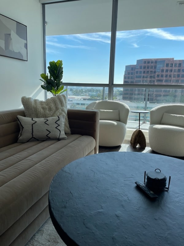 Building Photo - 15 MacArthur Pl