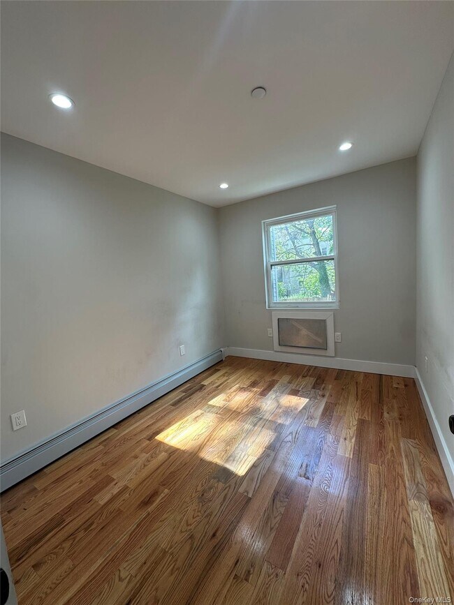 Building Photo - 238 Wyona St