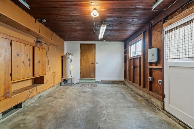 Building Photo - 330 E Jersey St