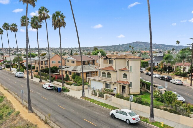 Building Photo - 1701 Crescent Ave