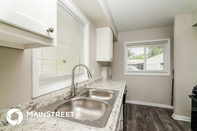 Building Photo - 1905 Heaton Rd