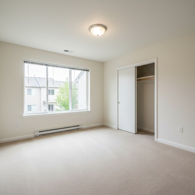 Building Photo - 154 Clarence St