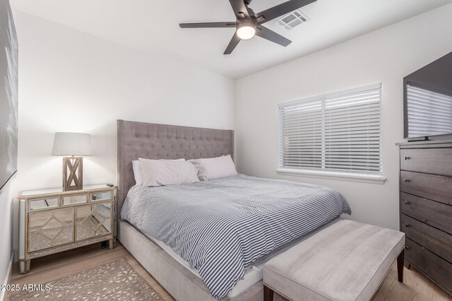 Building Photo - 8156 E Questa Rd