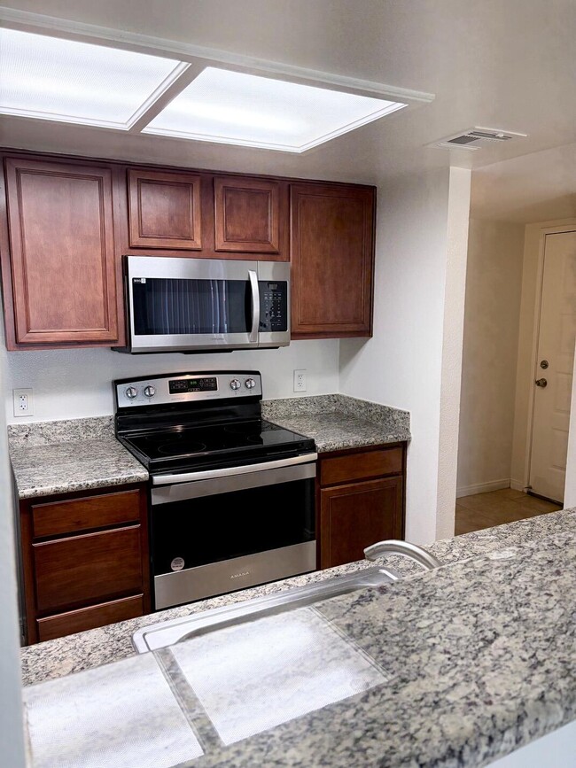 Building Photo - 43376 Cook St