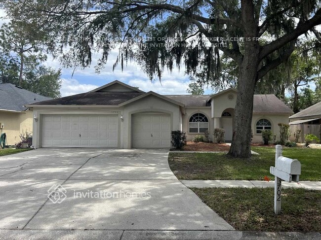 Building Photo - 3702 Treeline Dr