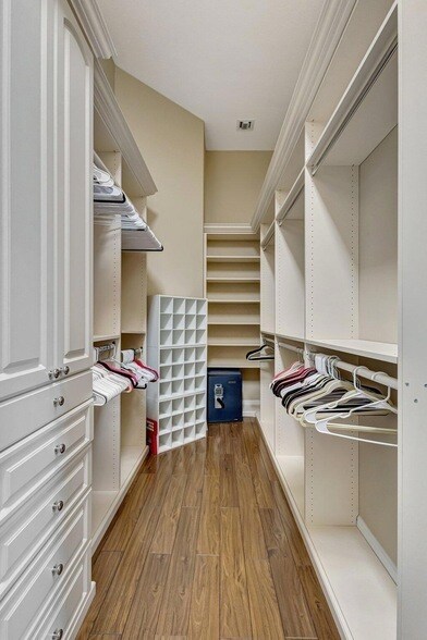 Building Photo - 9315 Via Classico W
