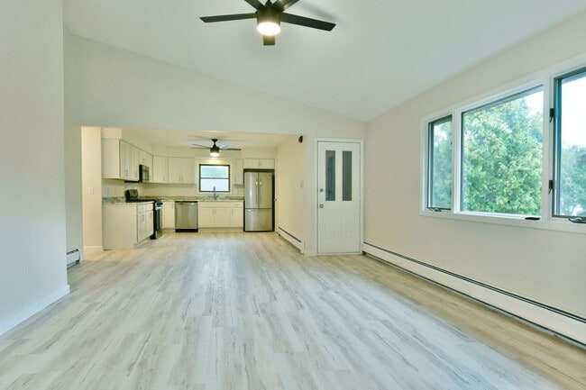 Building Photo - 920-922-922 Cynthia Ct