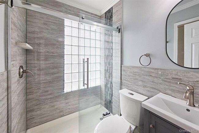 Building Photo - 18 Prospect St