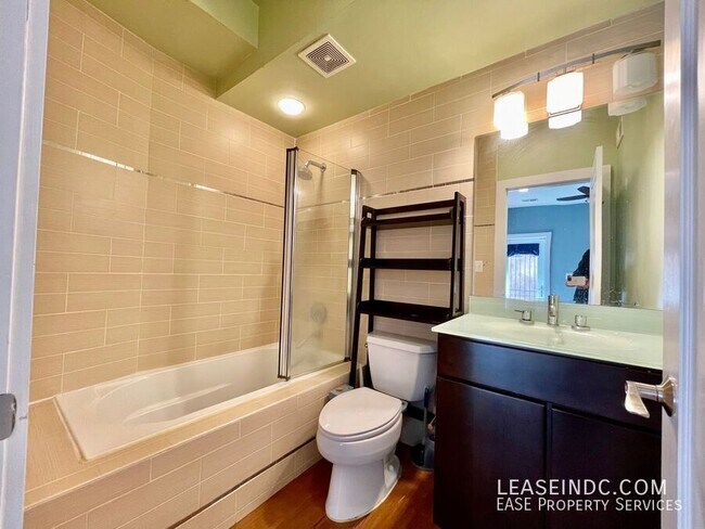 Building Photo - 1004 N Street NW-#1