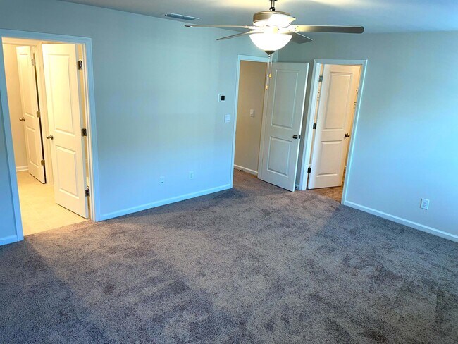 Building Photo - 1642 Villageside Ct