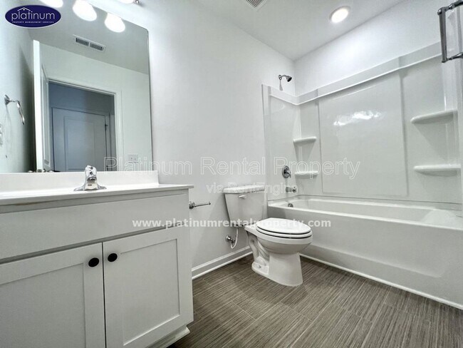 Building Photo - 5770 Thornton Dr