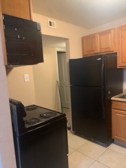 Building Photo - 2800 Cerrillos Rd