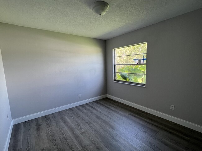 Building Photo - 1313 Summer Breeze Rd