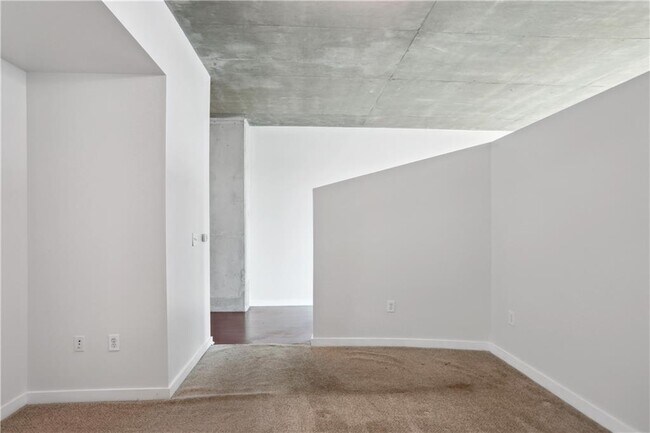 Building Photo - 3324 Peachtree Rd NE