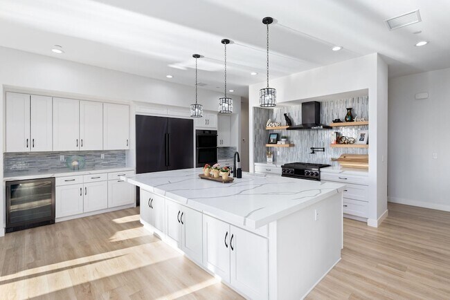 Building Photo - 66801 Verbena Dr