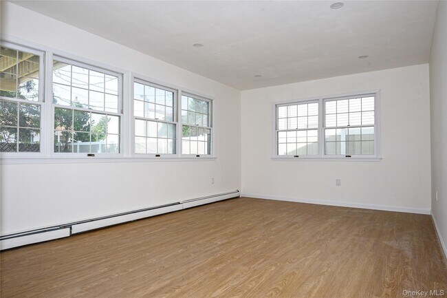 Building Photo - 65 Bluebird Ln