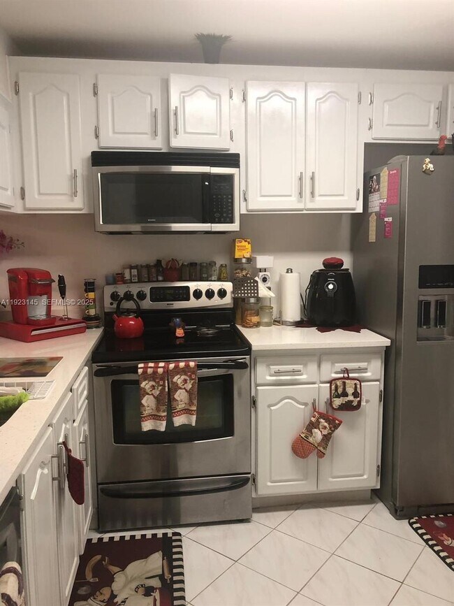 Building Photo - 1207 Bahama Bend